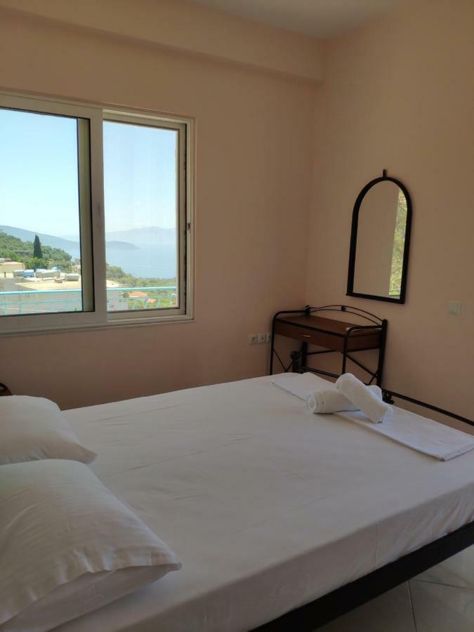 Let Rooms Lukova Eksteriør billede